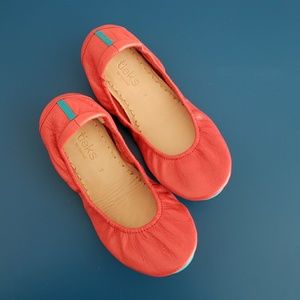 Poppy Tieks: New without box, Size 7